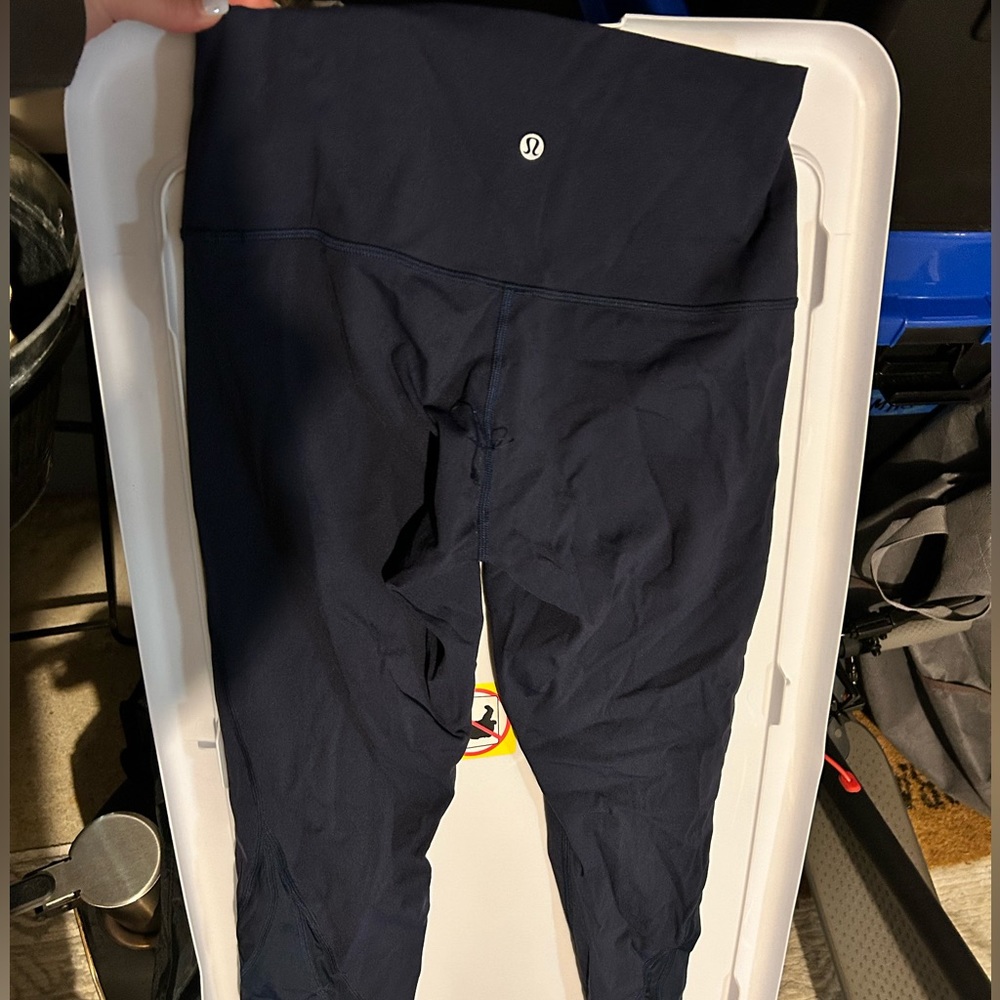 Lululemon cropped scallop bottom leggings